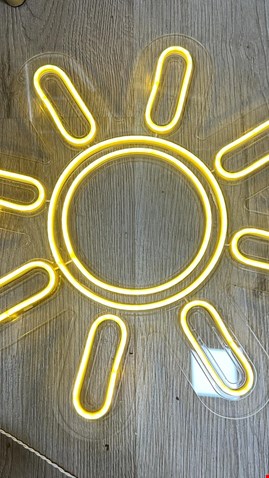 Painel de Led Sol amarelo - Luz Quente 47cmD  