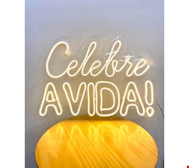 Painel de Led Happy Birthday - Luz amarela 57cmC 36cmA