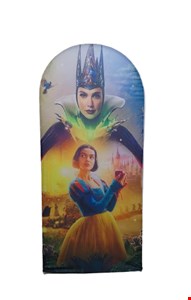 Capa Painel Vertical Oval - Branca de Neve e Malévola Filme 2,20cmA X 90cmL