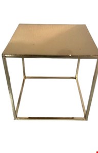 Suporte Cubo Dourado P 12cmC 12cmA
