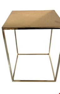 Suporte Cubo Dourado M 14cmC 18cmA