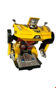 Temático Transformers - Carro Bumblebee Optimus Prime