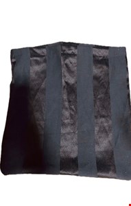 Capa de Almofada Preta Listrada 38cmC 40cmL Capa de Almofada Preta Listrada 38cmC 40cmL