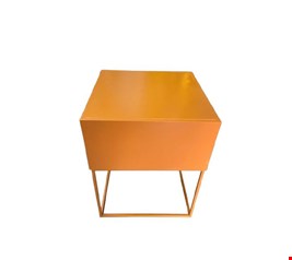 Mesa Cubo Mdf e Ferro Amarelo 40cmL 50cmA