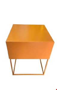 Mesa Cubo Mdf e Ferro Amarelo 40cmL 50cmA