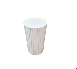 Cilindro Ripado Branco M - 37cmD 65cmA Cilindro Ripado Branco M - 37cmD 65cmA