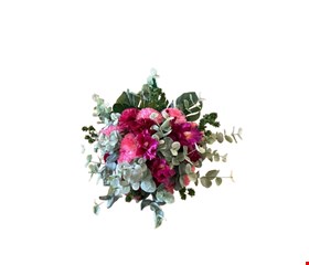 Arranjo Folhagem com Eucalípto, Costela de Adão, Flores e Cravo Rosa Pink G 