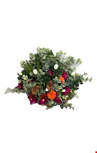 Arranjo Folhagem com Eucalípto, Leque GG Flores Rosa Pink, Cravo Laranja e Tulipa Branca GG