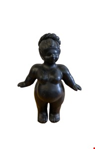 Escultura Gordinha em Barro Preta 38cmA 
