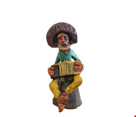 Lampião com calca amarela e sanfona - 23cmA 