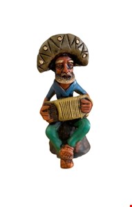 Lampião com calca Verde e sanfona - 23cmA