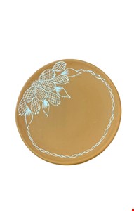 Prato em barro e detalhe na borda e folhas branca - 25cmD Prato em barro e detalhe na borda e folhas branca - 25cmD