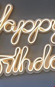 Letreiro em Led - Happy Birthday Luz branco quente 39cmA 56cmL
