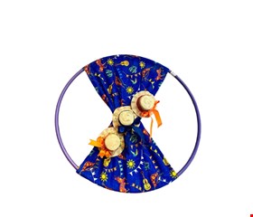 Temático São João - Bambolê decorado com Tecido Azul e Chapéus 