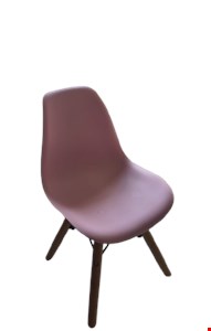 Cadeira Infantil Plastica Rosa com pé palito 56cmA Cadeira Infantil Plastica Rosa com pé palito 56cmA