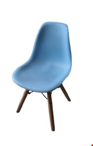Cadeira Infantil Plastica Azul com pé palito 56cmA Cadeira Infantil Plastica Azul com pé palito 56cmA