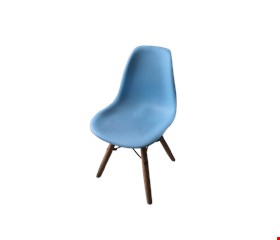 Cadeira Infantil Plastica Azul com pé palito 56cmA Cadeira Infantil Plastica Azul com pé palito 56cmA