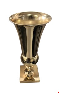 Vaso Taça Redondo Balaustre Dourado 45 cmA 19cmD Vaso Taça Redondo Balaustre Dourado 45 cmA 19cmD