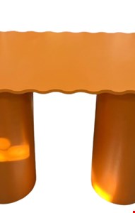 Mesa Babado Laranja 1.30cmL 82cmA 60cmP Mesa Babado Laranja 1.30cmL 82cmA 60cmP