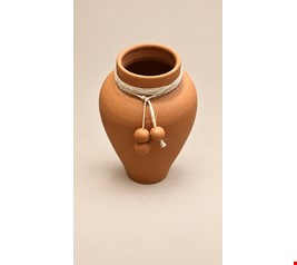 Vaso de Barro com Colar de Bolas 44cmA Vaso de Barro com Colar de Bolas 44cmA